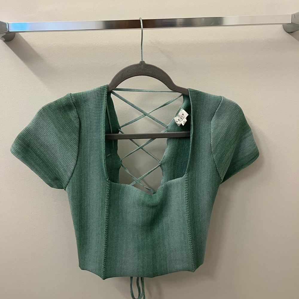 KNIT CROPPED LACE BACK TOP